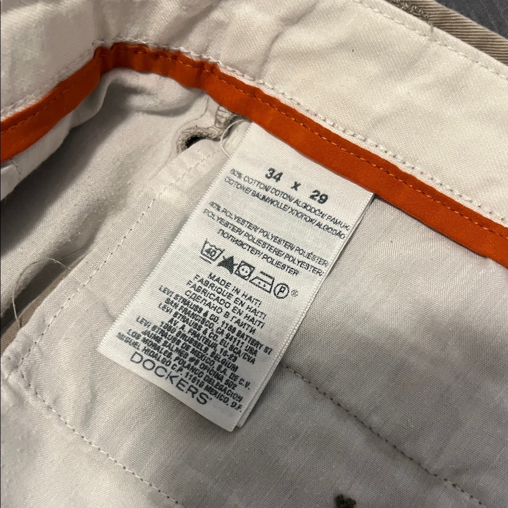 Dockers Men's Chinos in Light Khaki Tan - Picture 6 of 6